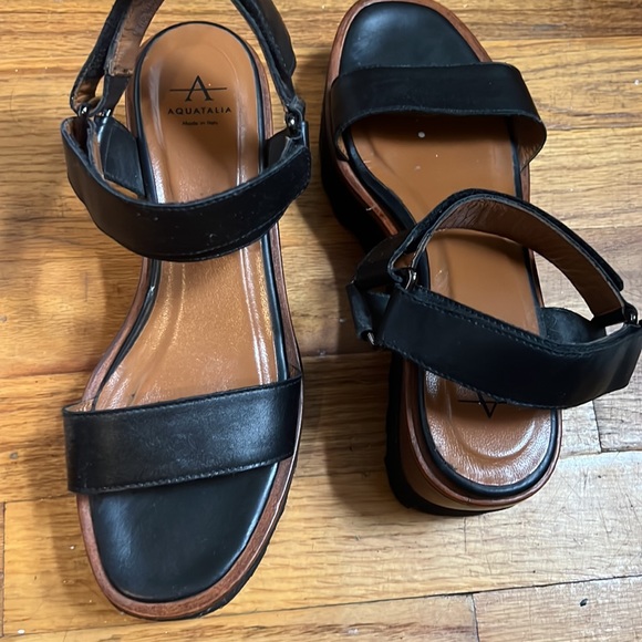 Aquatalia platform black sandals - Picture 2 of 4